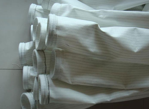 蘭州水泥廠定購的防靜電除塵布袋今日已發貨 蘭州水泥廠定購的防靜電除塵布袋今日已發貨